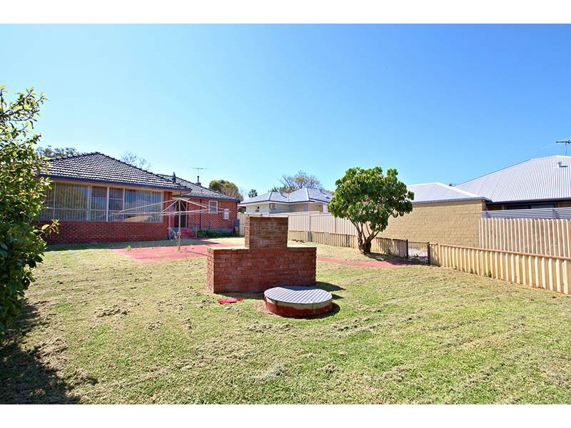 28 Leichardt Street, St James WA 6102