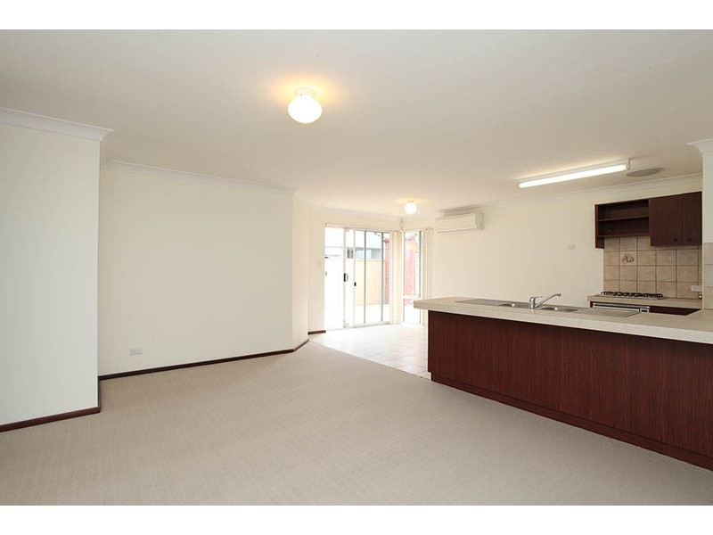 2/136 Carnarvon Street, East Victoria Park WA 6101