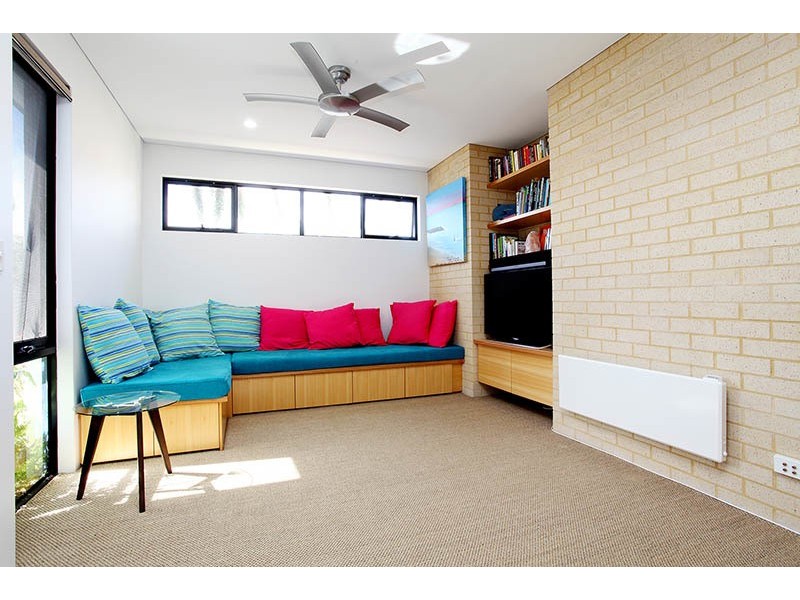 9A Stroughton Road, Westminster WA 6061