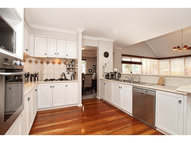 30 Alexandria Boulevard, Canning Vale WA 6155