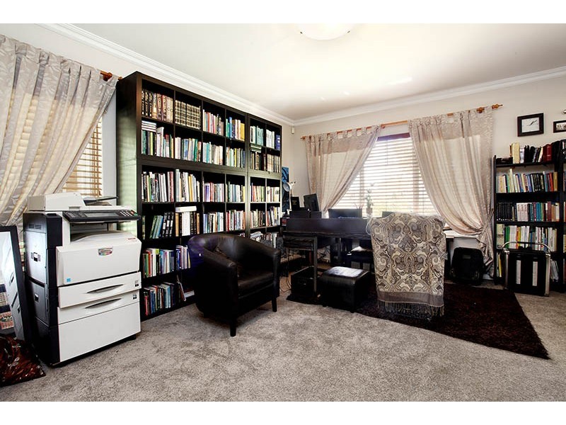 30 Alexandria Boulevard, Canning Vale WA 6155