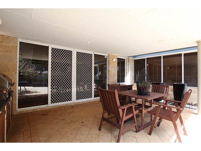 30 Alexandria Boulevard, Canning Vale WA 6155