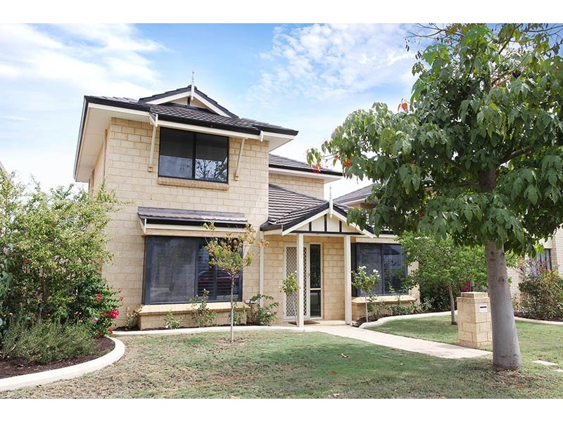 32 Sedgeland Way, Ascot WA 6104