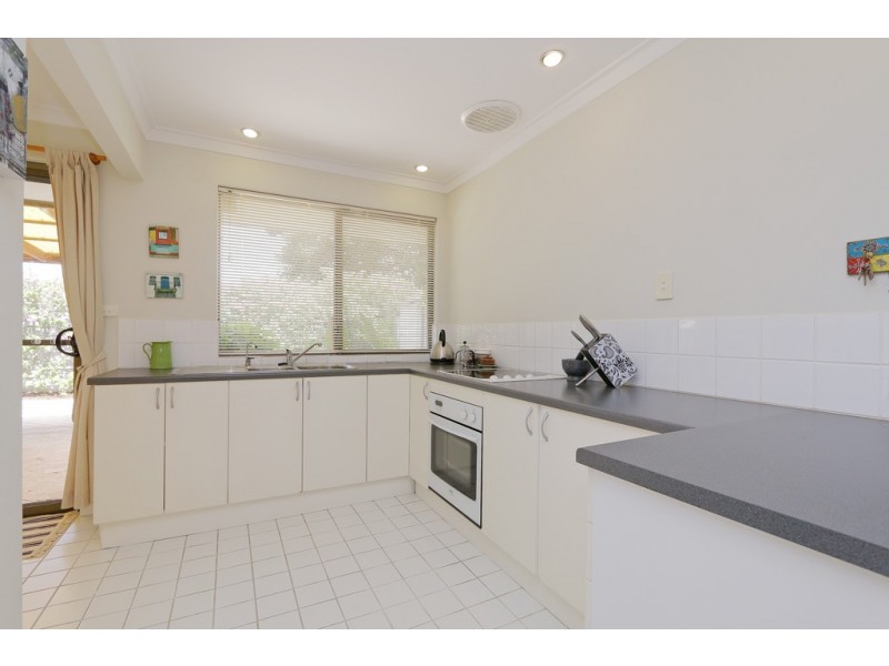 4/11 Eleanor Street, Como WA 6152