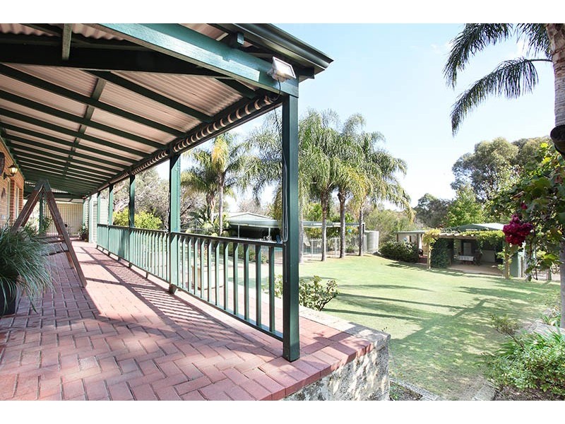 22 Moondyne Trail, Gnangara WA 6077