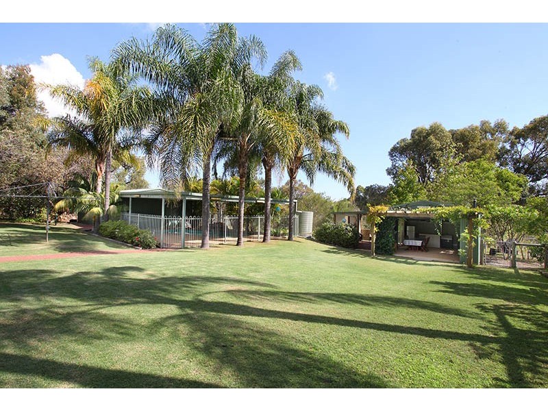 22 Moondyne Trail, Gnangara WA 6077