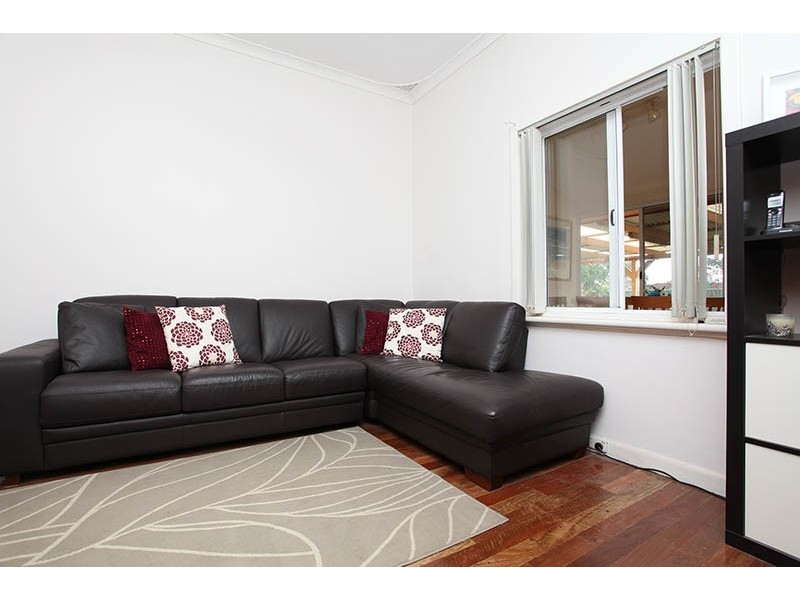 65 Lamond Street, Alfred Cove WA 6154