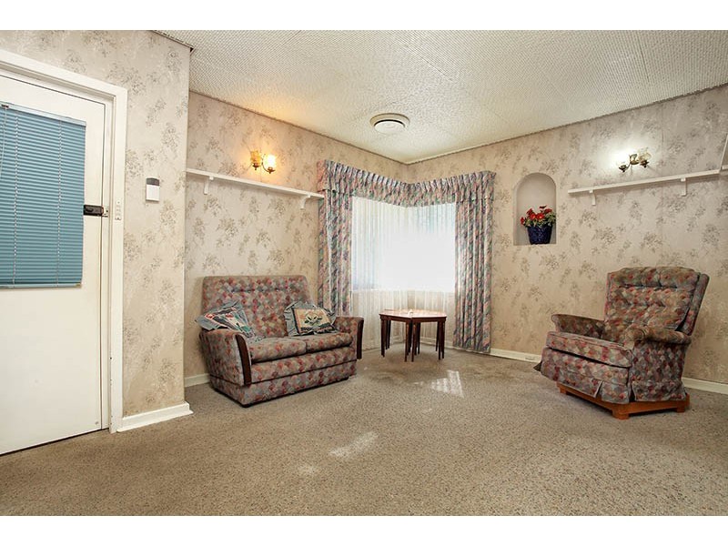 20 Upton Street, St James WA 6102