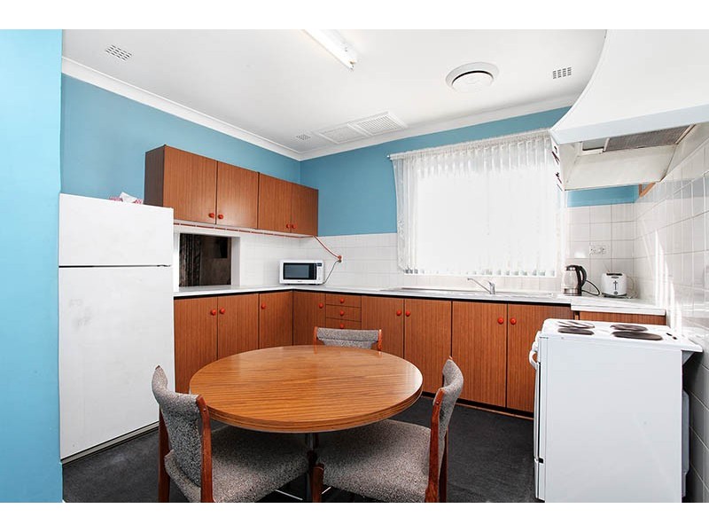 20 Upton Street, St James WA 6102