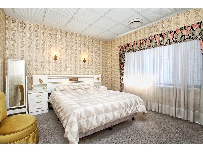 20 Upton Street, St James WA 6102