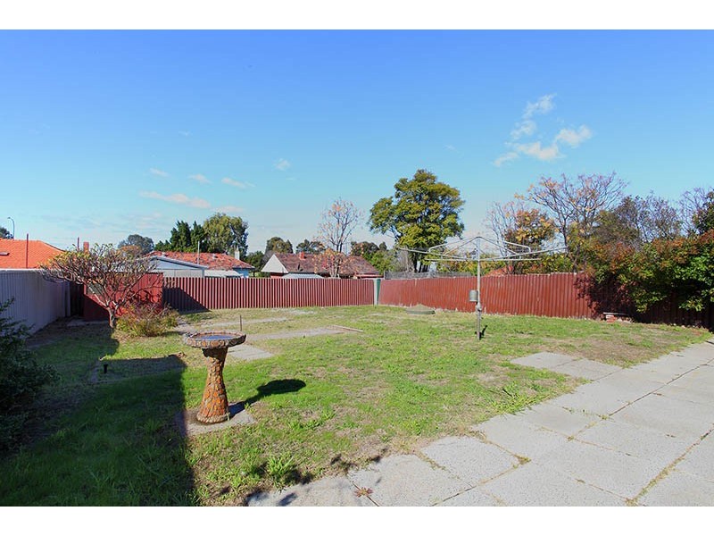 20 Upton Street, St James WA 6102