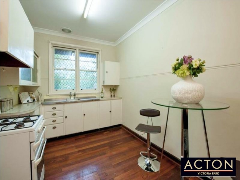 396 Berwick Street, St James WA 6102