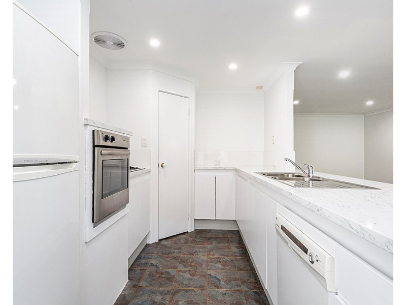 8 Selwyn Place, Rivervale WA 6103