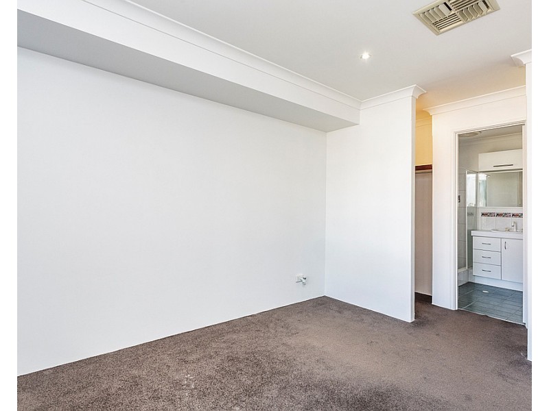 8 Selwyn Place, Rivervale WA 6103