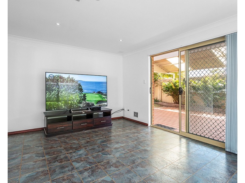 8 Selwyn Place, Rivervale WA 6103