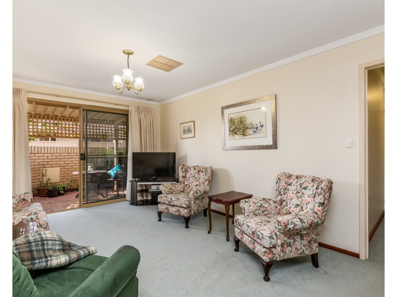 2/62 Robert Street, Como WA 6152