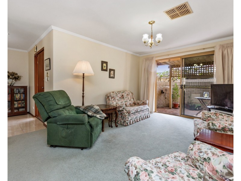 2/62 Robert Street, Como WA 6152