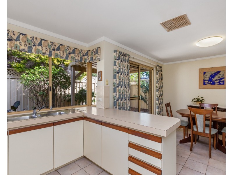 2/62 Robert Street, Como WA 6152