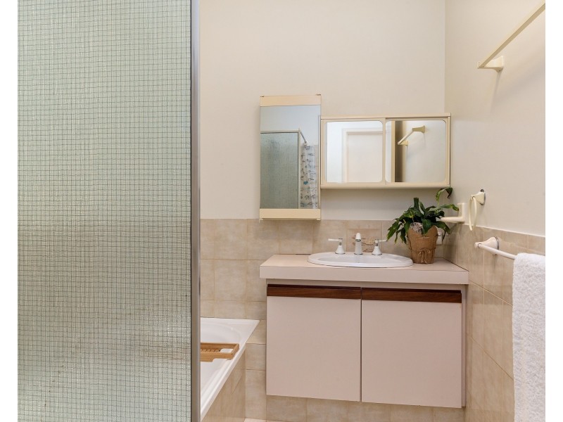 2/62 Robert Street, Como WA 6152