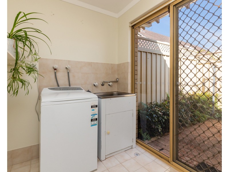 2/62 Robert Street, Como WA 6152