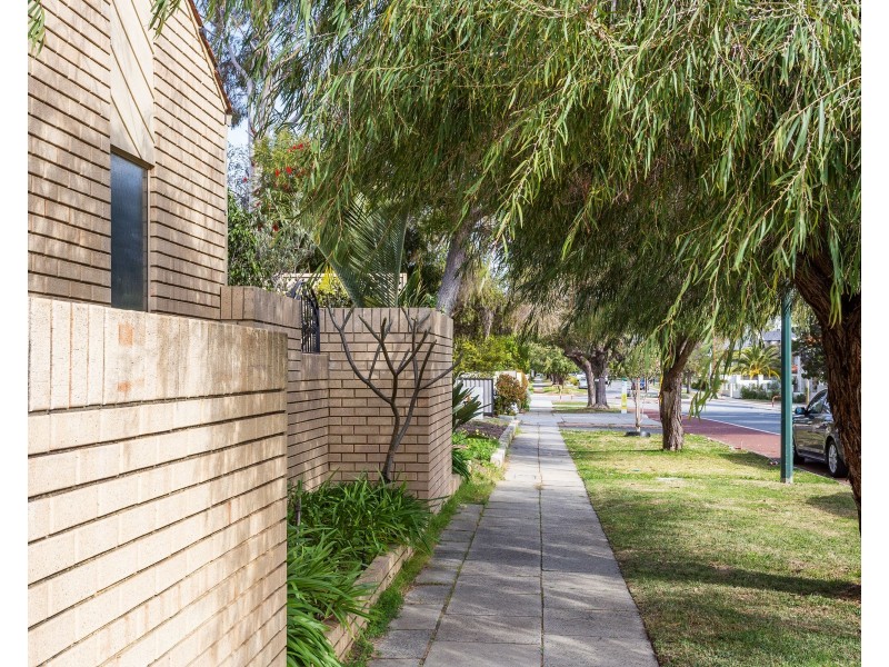 2/62 Robert Street, Como WA 6152