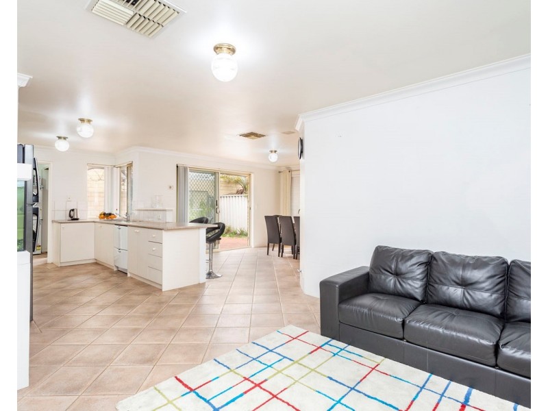 2/347 Sevenoaks Street, Cannington WA 6107