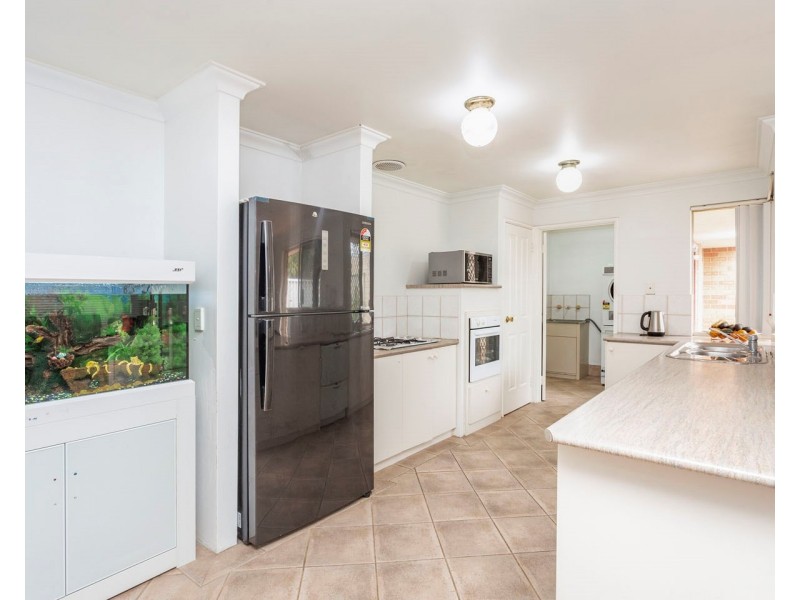 2/347 Sevenoaks Street, Cannington WA 6107