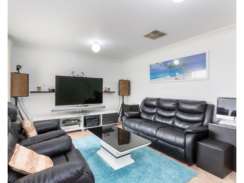 2/347 Sevenoaks Street, Cannington WA 6107