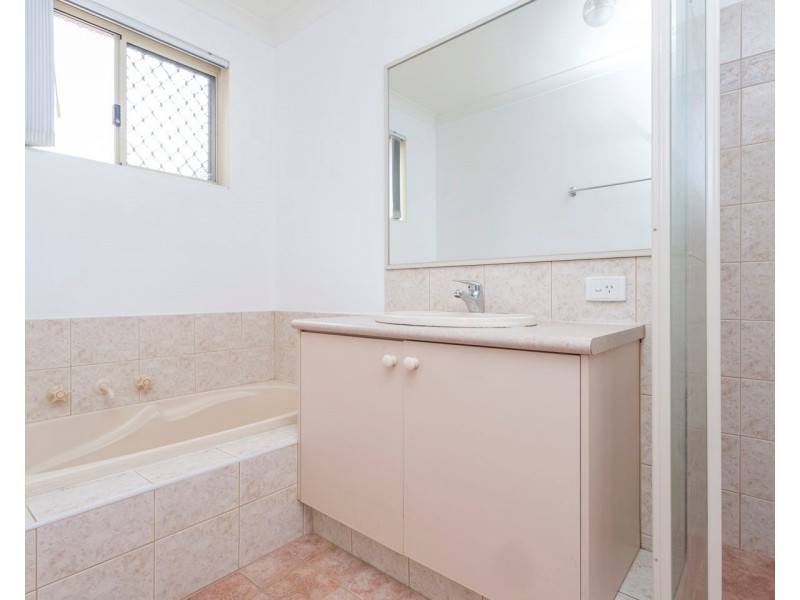 2/347 Sevenoaks Street, Cannington WA 6107