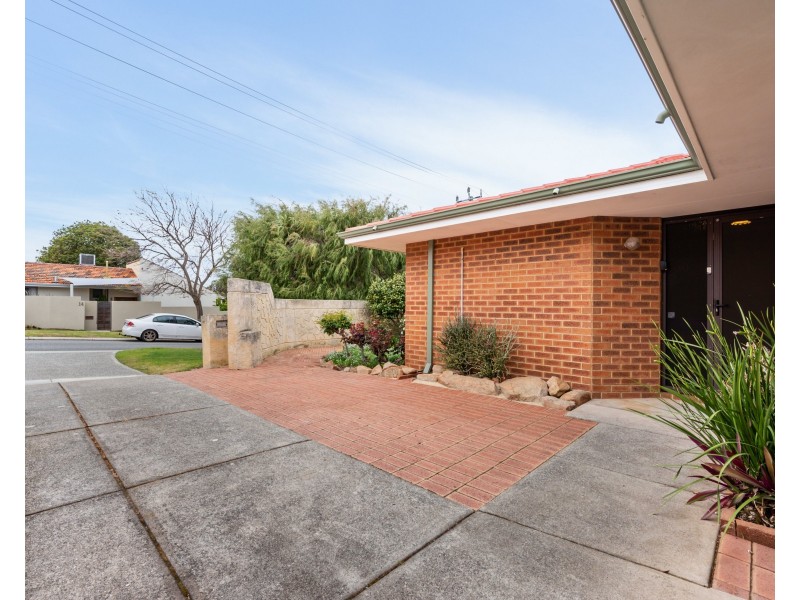 15 Throssell Street, Como WA 6152