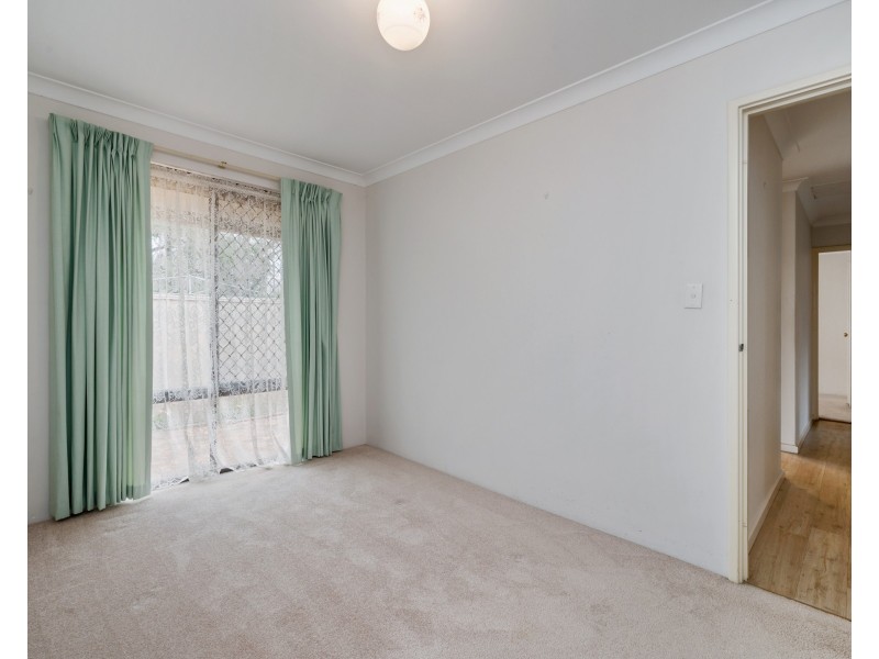 15 Throssell Street, Como WA 6152