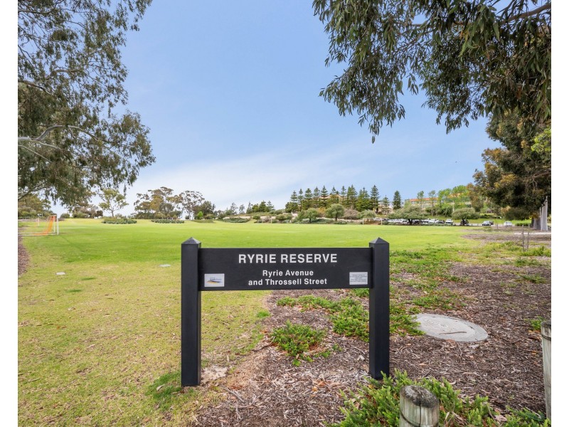 15 Throssell Street, Como WA 6152