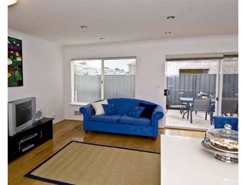 2/15 Sydenham Street, Rivervale WA 6103