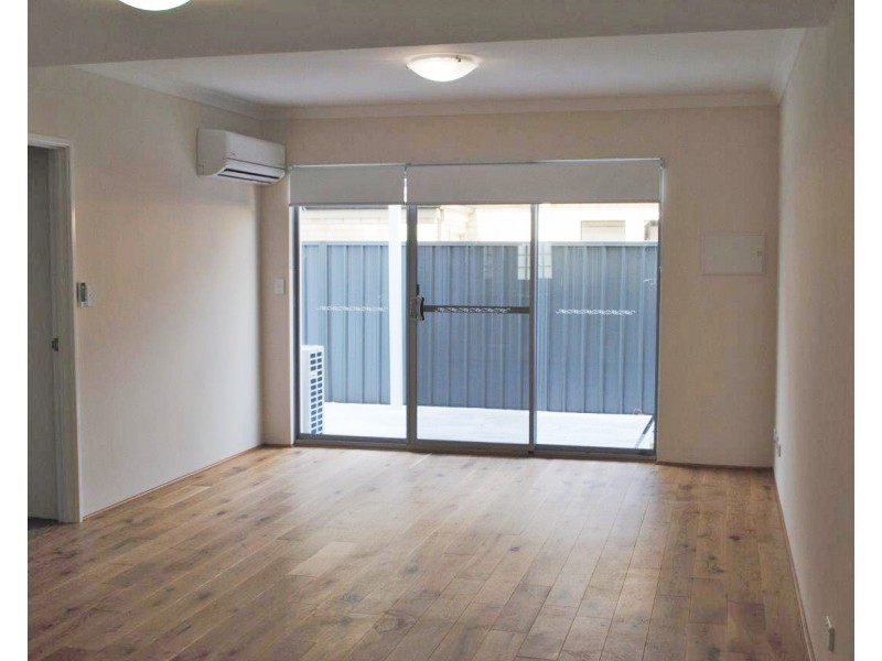 6/208 Fisher Street, Cloverdale WA 6105