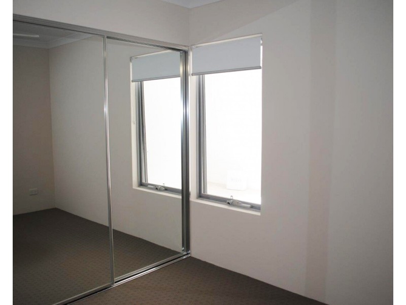 6/208 Fisher Street, Cloverdale WA 6105