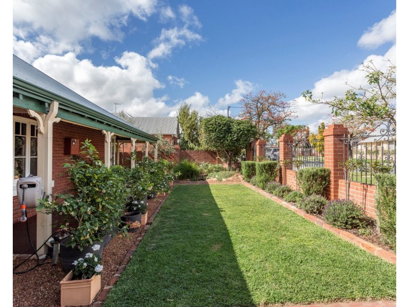 39A Temple Street, Victoria Park WA 6100