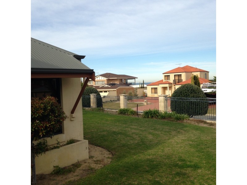 2 Plymouth Cove, Ocean Reef WA 6027