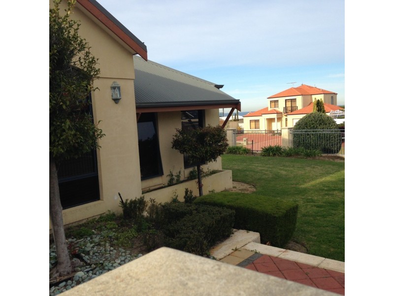 2 Plymouth Cove, Ocean Reef WA 6027