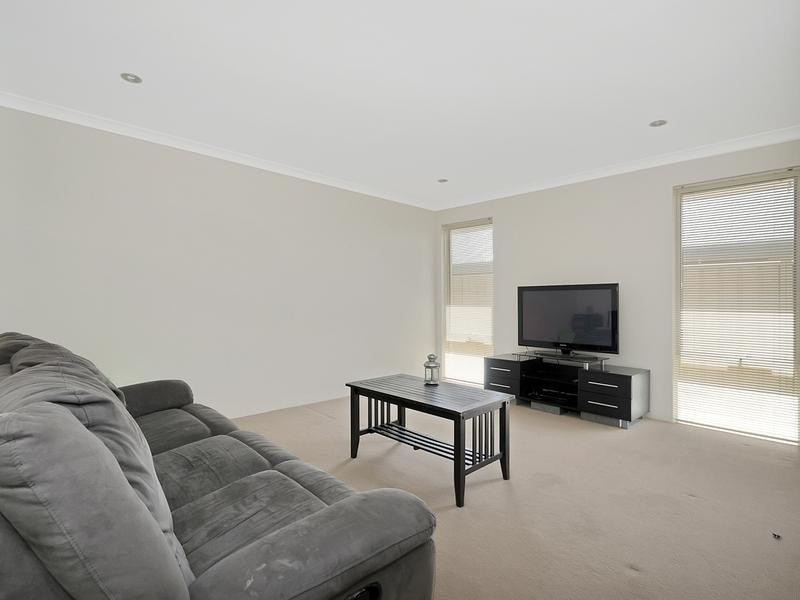 15 Abrolhos Close, Two Rocks WA 6037