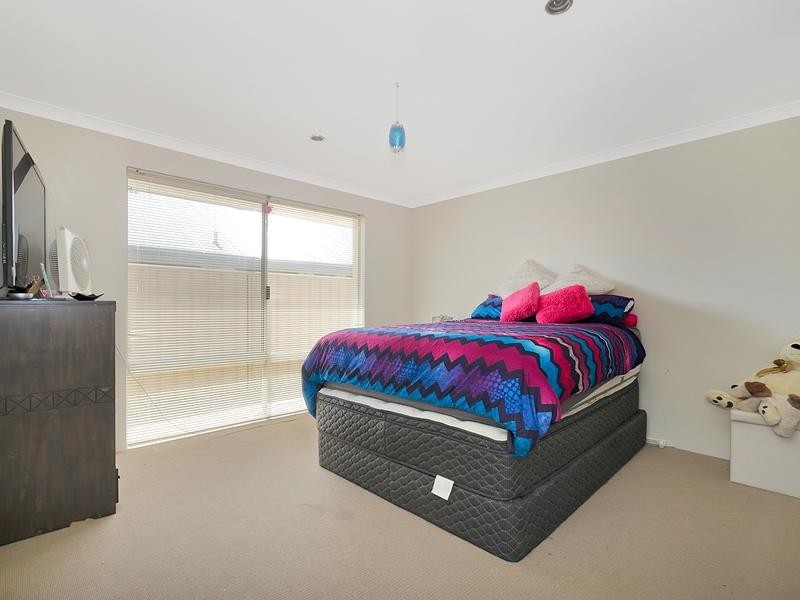 15 Abrolhos Close, Two Rocks WA 6037