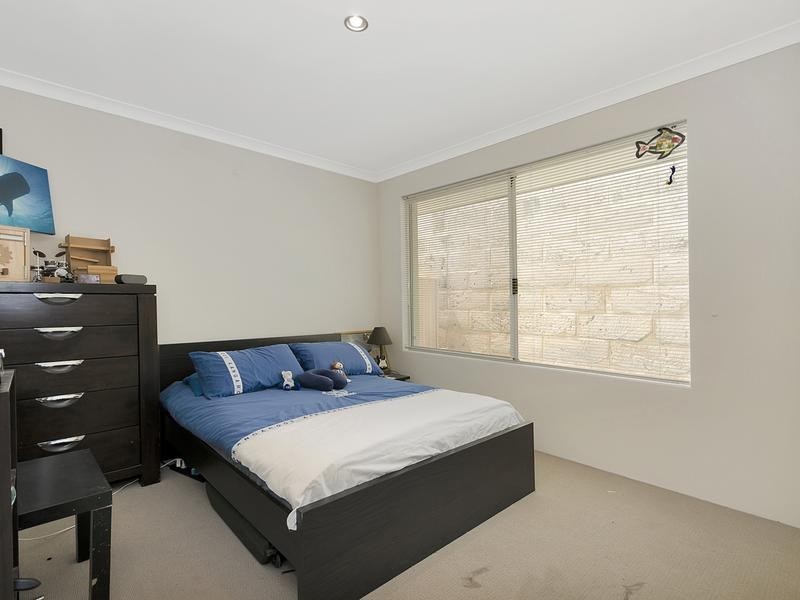 15 Abrolhos Close, Two Rocks WA 6037