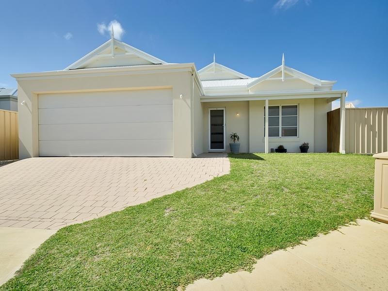15 Abrolhos Close, Two Rocks WA 6037