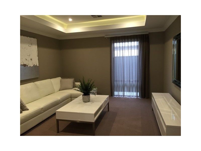 7 Solandri Bend, Banksia Grove WA 6031