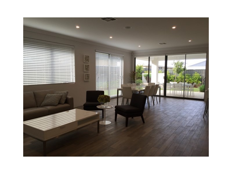 7 Solandri Bend, Banksia Grove WA 6031