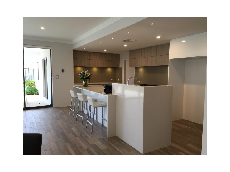 7 Solandri Bend, Banksia Grove WA 6031