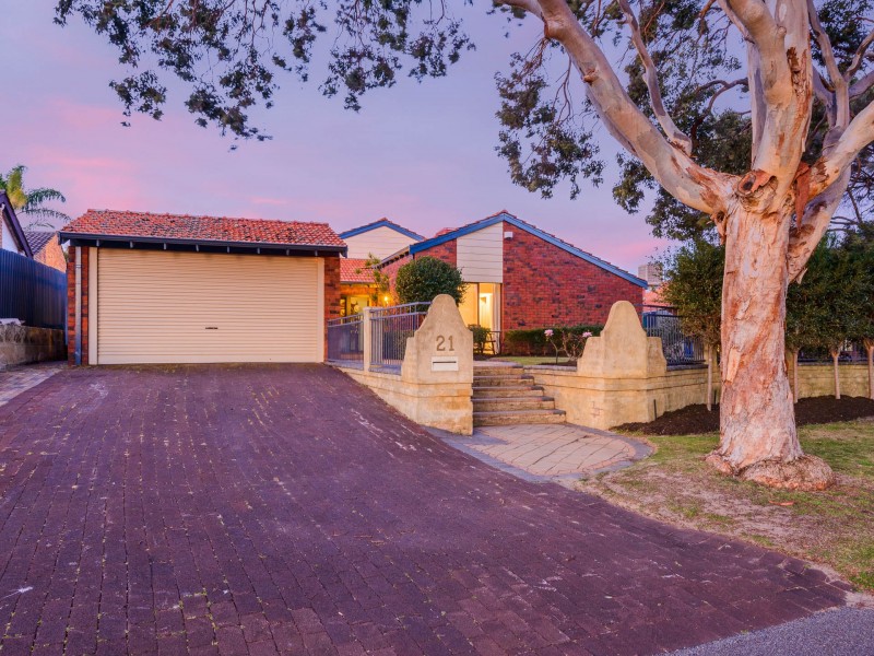 21 Hartington Way, Carine WA 6020