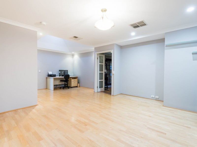 21 Hartington Way, Carine WA 6020