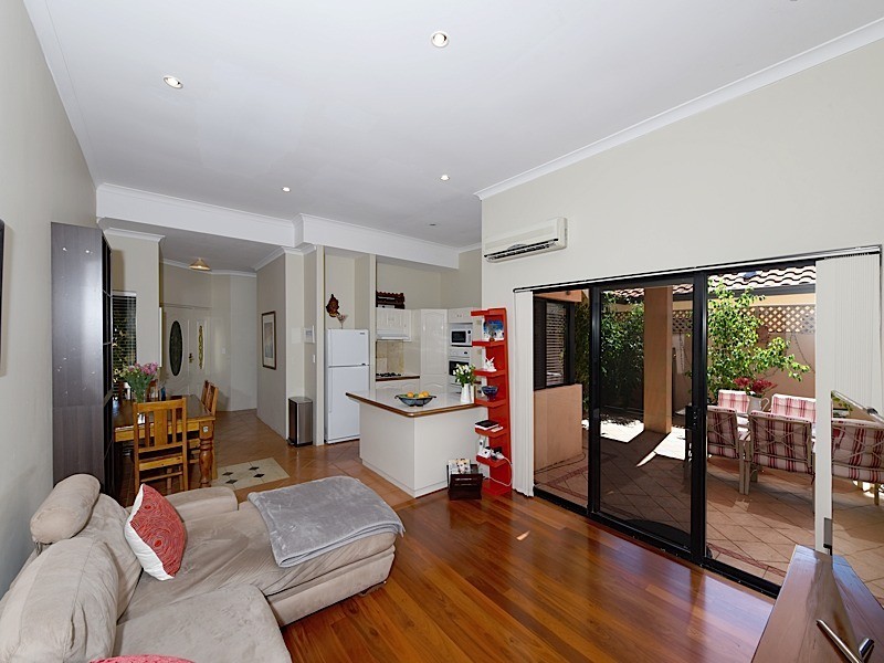 2/142 Ewen Street, Doubleview WA 6018