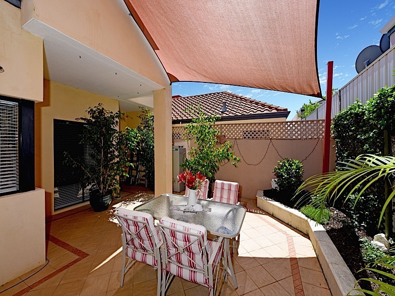 2/142 Ewen Street, Doubleview WA 6018