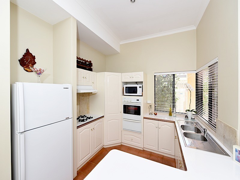 2/142 Ewen Street, Doubleview WA 6018